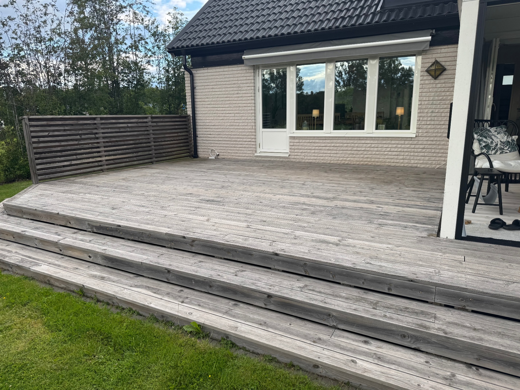 Före altantvätt – Villaaltan i Linköping av Altano i Linköping